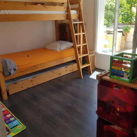 Avec Piscine Et Jardin à 10 Minutes De La *